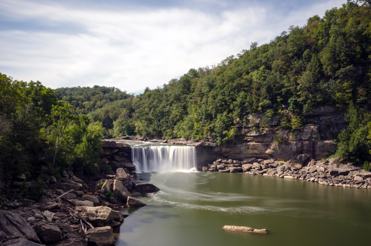 Cumberland Waterfall, Kentucky, U.S.A.