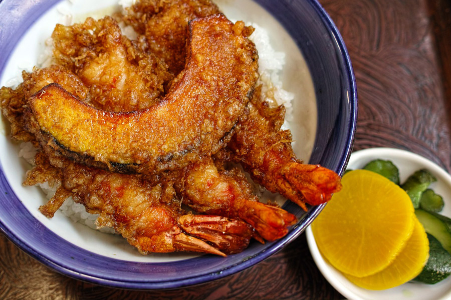 Vegetable ans shrimp tempura.