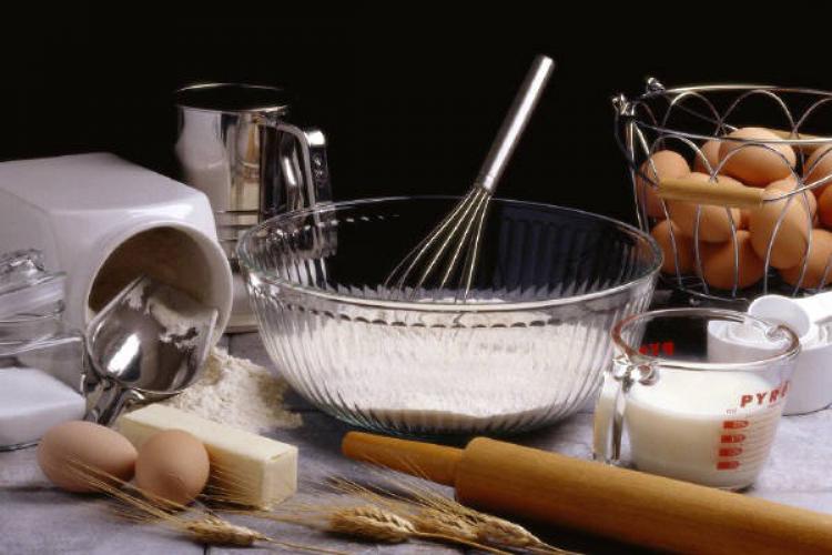 Ingredients and tool to bake a cake.