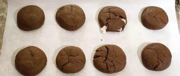 Line baking pan.