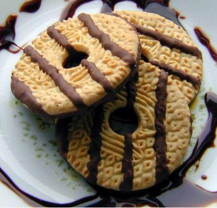 Ring cookies with chocolate decoration.