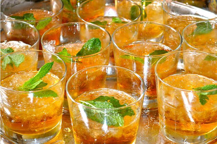 Mint juleps.