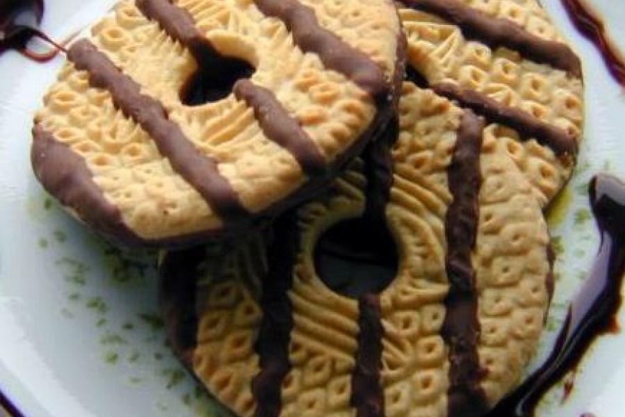 Ring cookies with chocolate decoration.