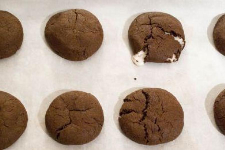 Line baking pan.