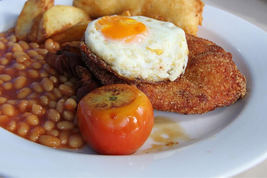 Fried chicken, egg and beans from Maryland.